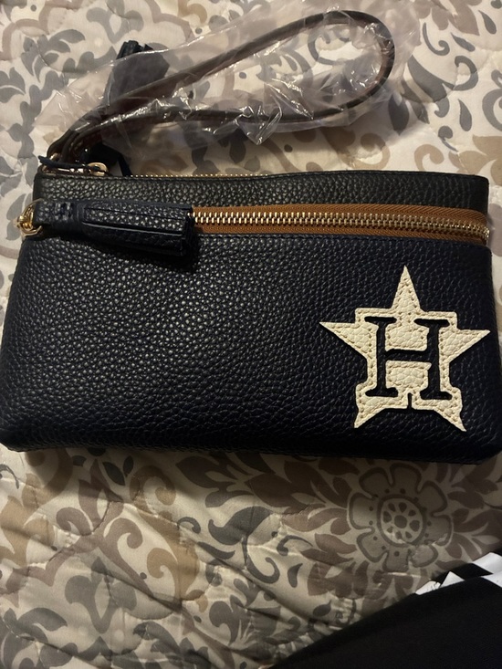 Dooney & Bourke Handbags - Dooney & Bourke Navy Leather Wristlet with Cream Star H Patch